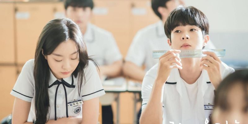 Người dùng được thông báo rõ ràng về cookie và quyền kiểm soát dữ liệu.